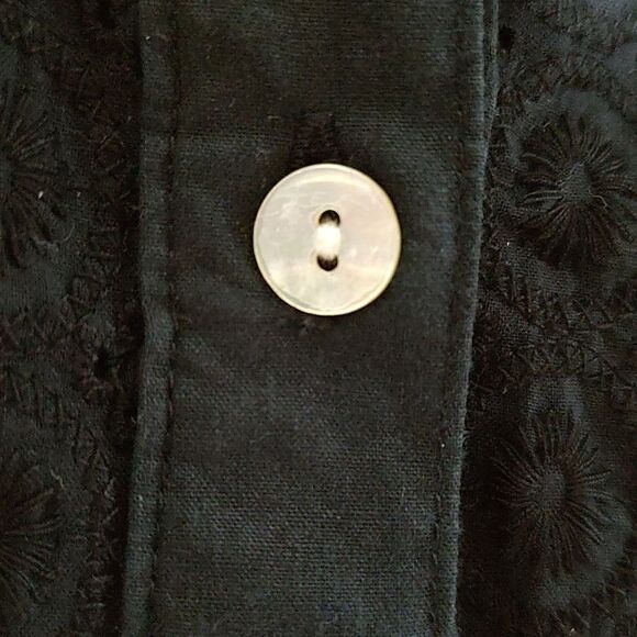 Fresh Produce Black Alseyel Eyelet Lace 3/4 Sleeve Button Front Blouse Top - Picture 5 of 13